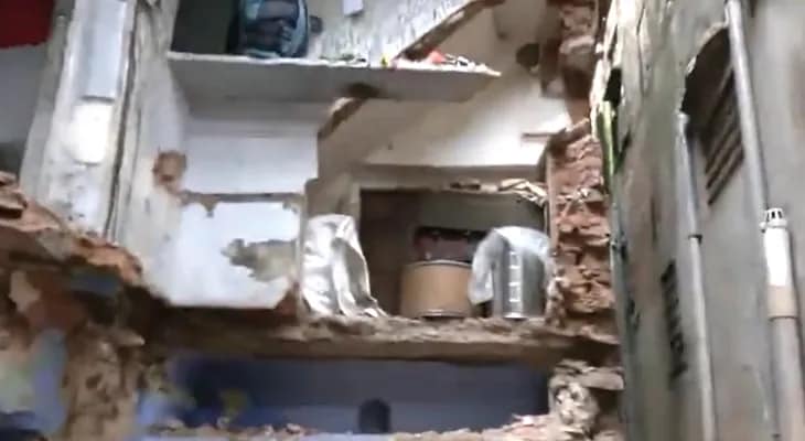 জয়পুরের সুভাষচক এলাকায় ভেঙে পড়ল জরাজীর্ণ বাড়ি, দুর্ঘটনায় মৃত ২, জখম ৫