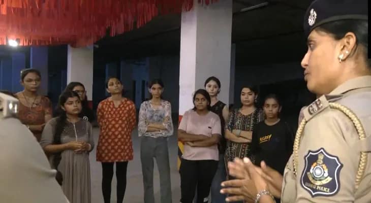 রাজ্যে মহিলাদের আত্মরক্ষার ট্রেনিং দেবে গুজরাত পুলিসের ৭৩৩ টিম