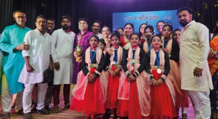 সদর পশ্চিম চক্রের অনুষ্ঠানে মুখরিত রবীন্দ্রসদন প্রেক্ষাগৃহ