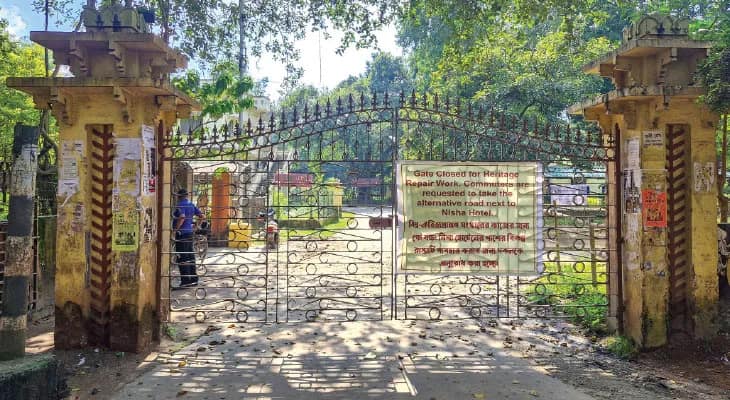 সংস্কারের নামে বিশ্বভারতীর ফার্স্ট গেট বন্ধের শঙ্কা বাড়ছে