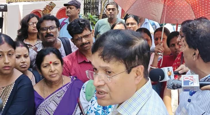 উচ্চ মাধ্যমিকের প্রথম সেমেস্টারের প্রথম দিনে কোথাও কোনও গন্ডগোল হয়নি, জানালেন সংসদ সভাপতি চিরঞ্জীব ভট্টাচার্য