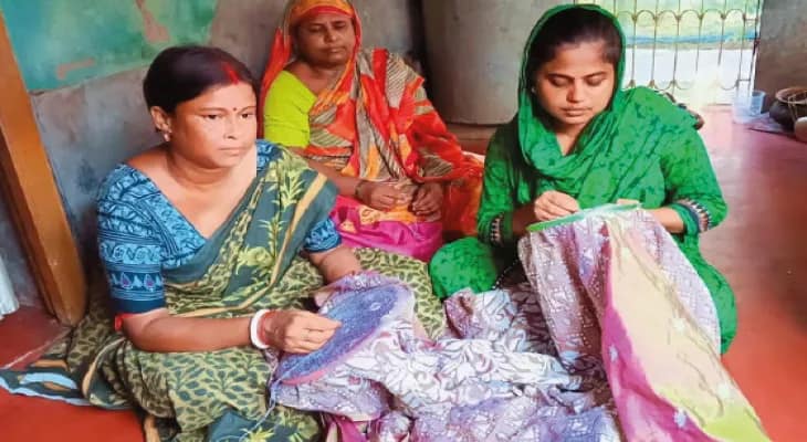 বোমা, বারুদ থেকে গুলি অতীত, বধূদের কাঁথাস্টিচে বদল মঙ্গলকোটের জীবনযাত্রা