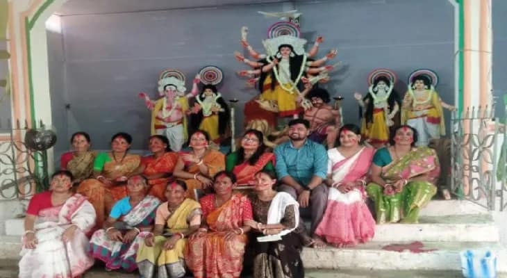 রাজবংশী বধূর বেশেই উমা আসেন তিস্তাপাড়ে, আড়াইপাক লাঙল ঘোরার পরই হয় বিসর্জন