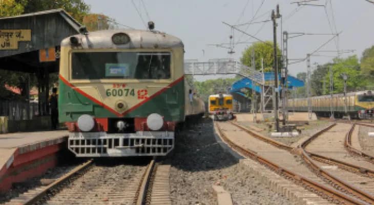 ডানকুনি-নৈহাটি শাখায় আজ বাতিল রাতের একগুচ্ছ ট্রেন