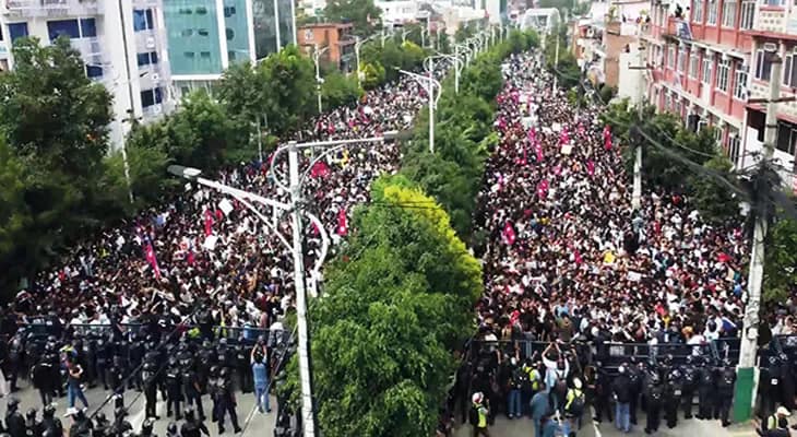 প্রধানমন্ত্রী কেপি শর্মা ওলির পদত্যাগের দাবিতে আন্দোলন চলছে নেপালের কাঠমাণ্ডুতে