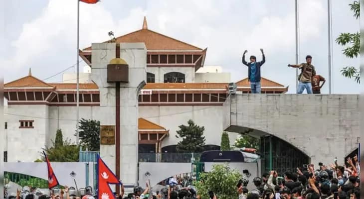 অগ্নিগর্ভ নেপাল: ভারতীয়দের সতর্কতা অবলম্বনের নির্দেশ বিদেশ মন্ত্রকের