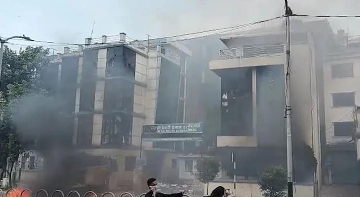 কাঠমাণ্ডুর দরবার মার্গ পুলিশ স্টেশনে আগুন লাগাল বিক্ষোভকারীরা
