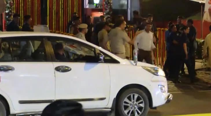 কেন্দ্রীয় মন্ত্রী প্রহ্লাদ যোশির বাসভবনে গেলেন দিল্লির মুখ্যমন্ত্রী রেখা গুপ্তা