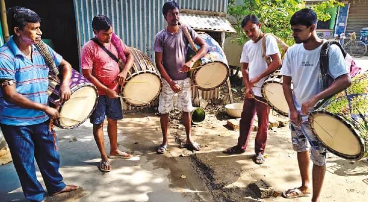 বাংলাভাষীদের উপর হেনস্তা, অকথ্য নির্যাতন! বিজেপি শাসিত রাজ্যগুলিতে যেতে নারাজ নবদ্বীপের ঢাকিরা