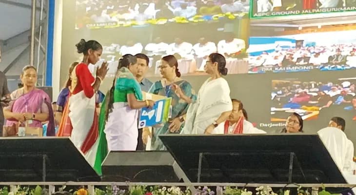 ২০২৪ সালে বাইরে থেকে ১৯ কোটি পর্যটক এসেছেন: মমতা