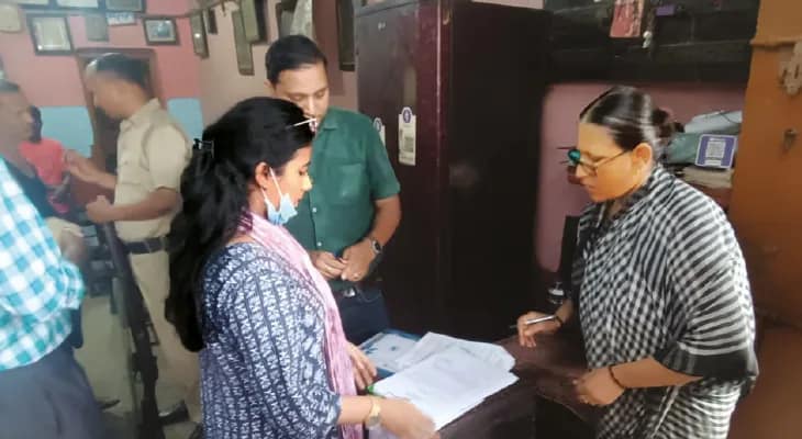 রেস্তরাঁয় পচা খাবার, ব্যবসায়ীদের সতর্ক করল খাদ্য সুরক্ষা দপ্তর