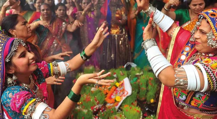 বানাজাদের জন্য এসটি কোটার দাবি জায়েছেন শারদপন্থী এনসিপি বিধায়ক জীতেন্দ্র আওহাদ