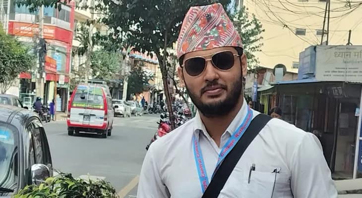 নেপালে সেমিনারে গিয়ে গৃহবন্দি ময়ূখ, জলপাইগুড়িতে উৎকণ্ঠায় পরিবার