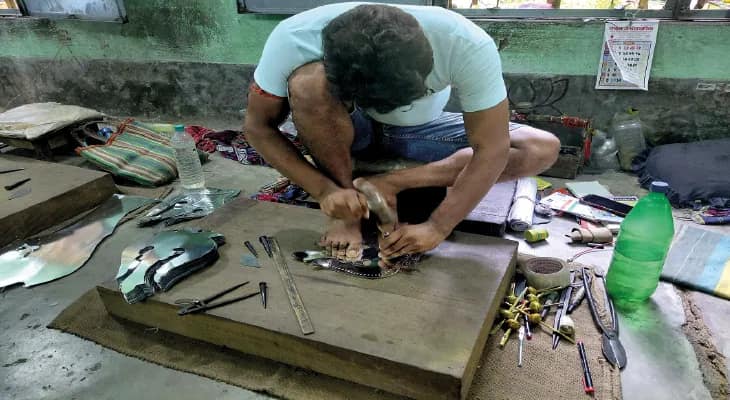 উমার হাতে অস্ত্র তুলে দিতে  চরম ব্যস্ততা উলুবেড়িয়ায়