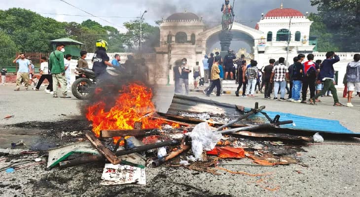 ভগবান বুদ্ধের দেশে হিংসা, অশান্তির আগুন জ্বলছে সর্বত্র, ভয়াবহ অভিজ্ঞতা সঞ্চয় করে ফিরছেন বর্ধমানের বাসিন্দারা