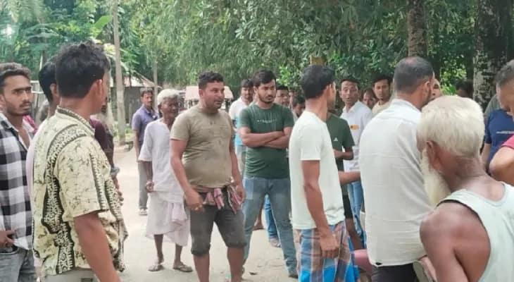 তোলা না পেয়ে রাস্তার কাজ বন্ধ করলেন তৃণমূল নেতা!, অভিযোগ ঘিরে রাজনৈতিক বিতর্ক মাথাভাঙায়