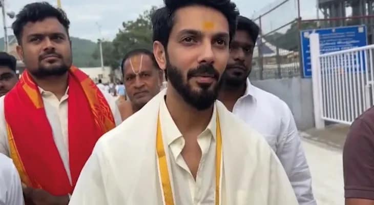 অন্ধ্রপ্রদেশের তিরুপতি মন্দিরে পুজো দিলেন সঙ্গীত পরিচালক তথা গায়ক অনিরুদ্ধ