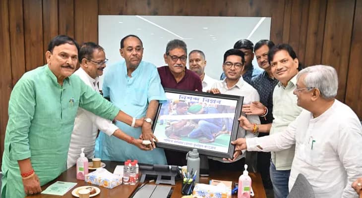 শহর কলকাতায় পশ্চিম বর্ধমান তৃণমূল জেলা নেতৃত্বের সঙ্গে বৈঠক অভিষেক বন্দ্যোপাধ্যায় ও সুব্রত বক্সির