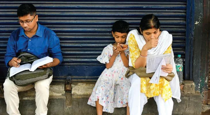 সহজ প্রশ্ন: লাভ চাকরিহারা শিক্ষকদেরই