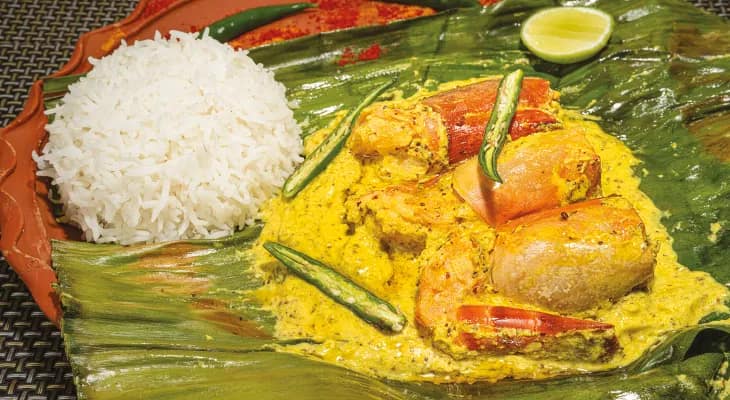 লাউ পাতায় চিংড়ির পাতুরি