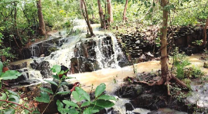 বেলপাহাড়ীর টুয়ার বরু পাহাড়ের ঝর্ণা ঘিরে পর্যটন বিকাশের দাবি