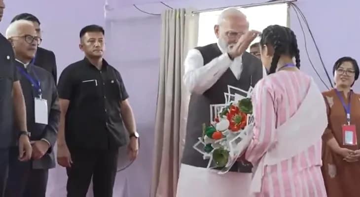 মণিপুরে চুরাচাঁদপুরে স্বাগত জানানো হল প্রধানমন্ত্রী নরেন্দ্র মোদিকে