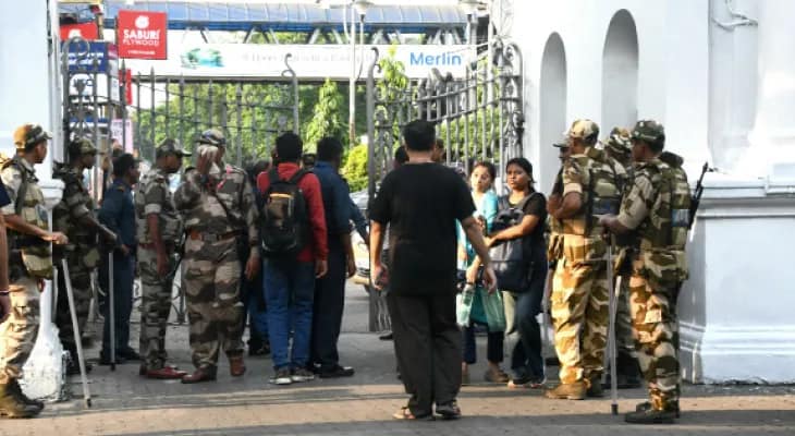 বন্দুকের ঘেরাটোপে ন্যাশনাল লাইব্রেরিতে ‘বেঙ্গল ফাইলস’ শো
