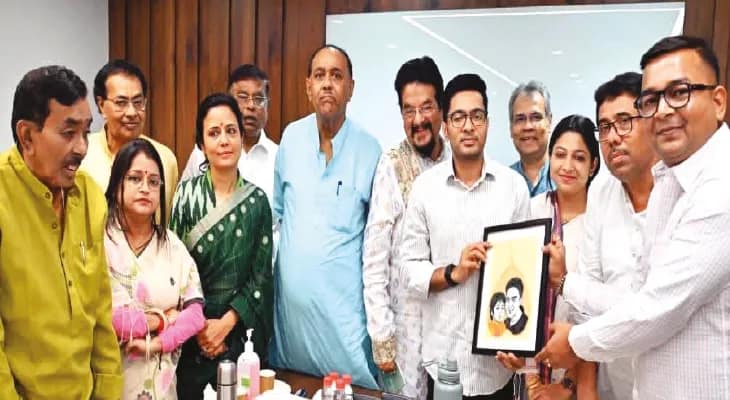 ব্লক সভাপতি বদলের প্রস্তাব নিয়ে বিধায়ককে কড়া বার্তা অভিষেকের