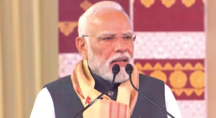 অসমের দারাংয়ের জনসভায় বক্তব্য রাখছেন প্রধানমন্ত্রী নরেন্দ্র মোদি