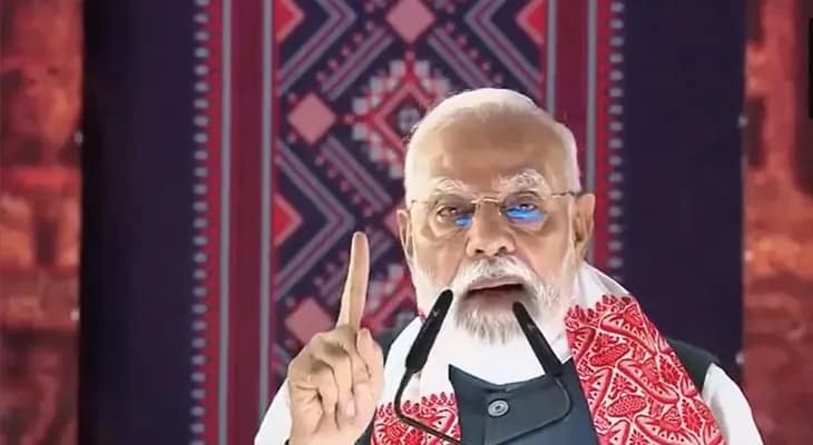 অসমের গোলাঘাটের জনসভায় বক্তব্য রাখছেন প্রধানমন্ত্রী নরেন্দ্র মোদি