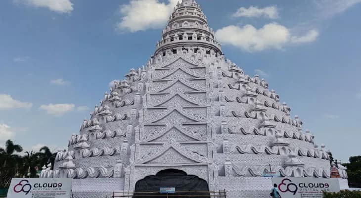 কল্যাণী লুমিনাস ক্লাবে এবারের থিম বৌদ্ধ মন্দির, রেকর্ড ভিড়ের আশা উদ্যোক্তাদের