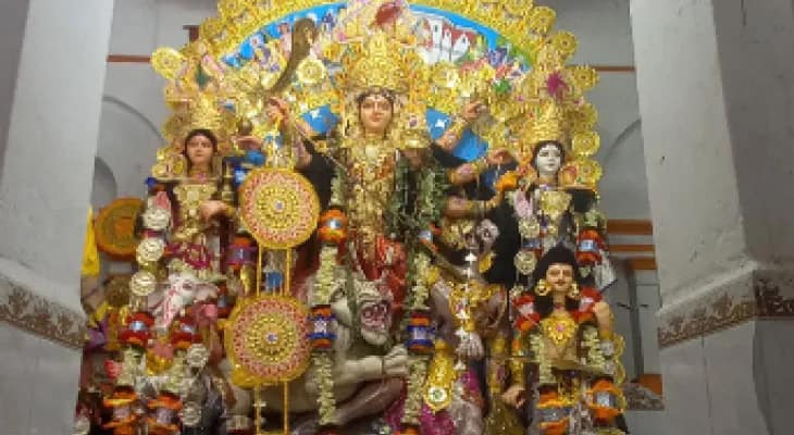 ডোমজুড়ে চন্দ্র পরিবারের পুজো, বর্গীদের থেকে বাঁচতে বর্ধমান থেকে হাওড়ায়
