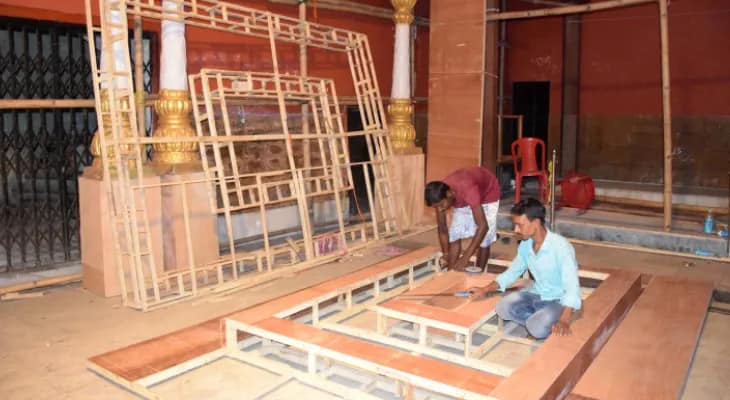 আগে পুজোর সময় তিনদিন রাতভর হতো নাটক, সাবেকিয়ানাই শিলিগুড়ি মিত্র সম্মিলনীর দুর্গাপুজোর ঐতিহ্য