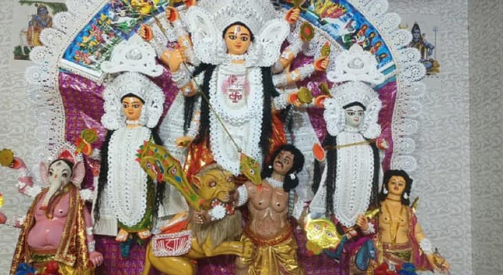 খালনার বন্দ্যোপাধ্যায় পরিবারে উমাকে ভোগের সঙ্গে দেওয়া হয় মাছ, মাছের টক