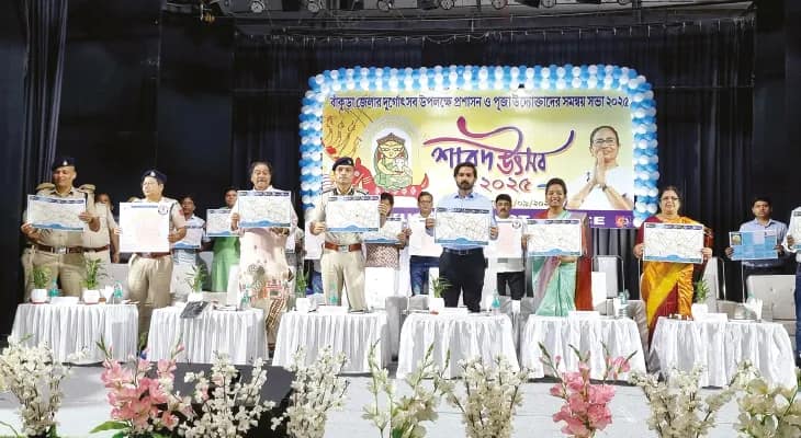 বাঁকুড়ার পুজো কমিটিগুলির হাতে চেক, গাইড ম্যাপ প্রকাশ