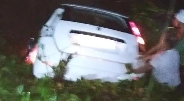 গতকাল মধ্যরাতে কোচবিহারে পথ দুর্ঘটনায় চার জনের মৃত্যু হয়েছে