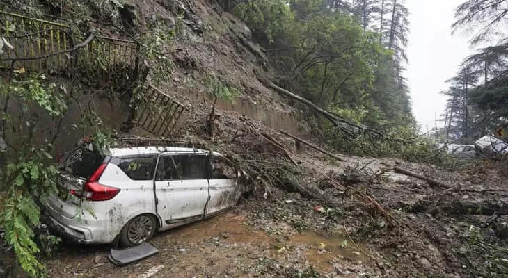 ধস ও হড়পা বানে বিপর্যস্ত হিমাচল, বাড়ি ভেঙে মৃত একই পরিবারের ৩