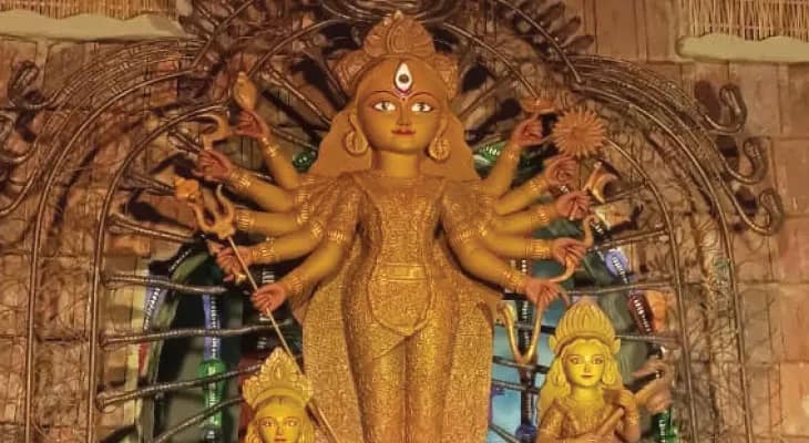 মুভিং অবজেক্টের সাজ  মুদিয়ালির, শিবমন্দিরে এবারের থিম ‘বিষহরি’