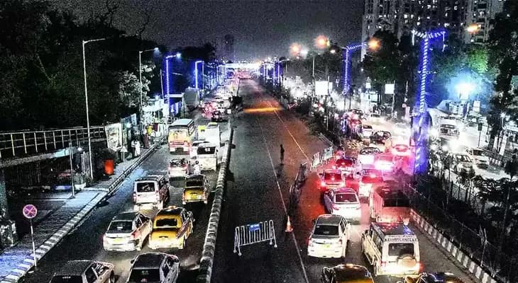 পুজোয় ভিআইপি রোড সচল রাখতে ‘অতিরিক্ত লেন’
