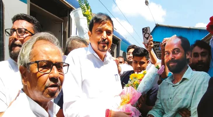 পুজোর আগে ফুটপাত ব্যবসায়ীদের উচ্ছেদ নয়, মহকুমা শাসকের সঙ্গে দেখা করে আবেদন জানালেন রামপুরহাটের বিধায়ক