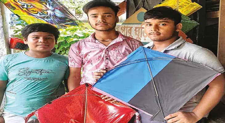 বিশ্বকর্মা পুজো মানেই ঘুড়ি ওড়ানোর উৎসব, কৃষ্ণনগরে বেড়েছে চাহিদাও