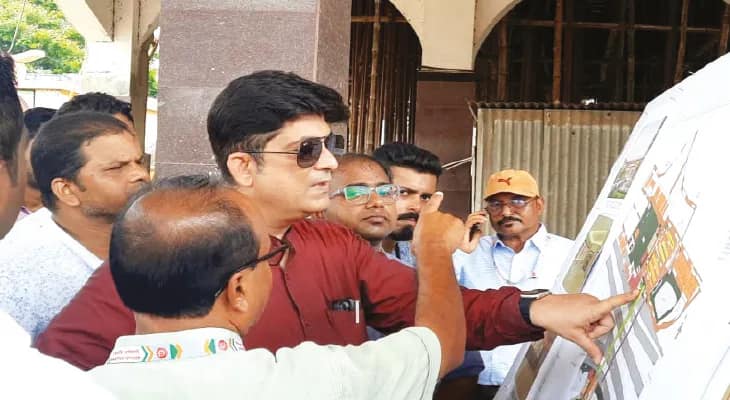 কাটোয়ায় অমৃত ভারত প্রকল্পের কাজ পরিদর্শন করলেন ডিআরএম