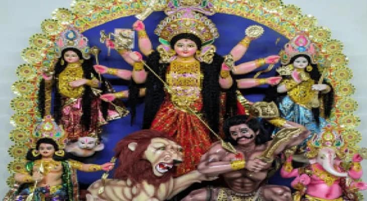 ময়নাগুড়ির সরকার বাড়িতে কন্যা রূপে পুজো পান দেবী মহামায়া, ভোগ রান্না হয় লবণ ছাড়াই