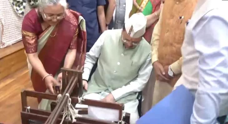 দেরাদুনে হস্তশিল্প প্রদর্শনীতে এলেন উত্তরাখণ্ডের মুখ্যমন্ত্রী পুষ্কর সিং ধামি
