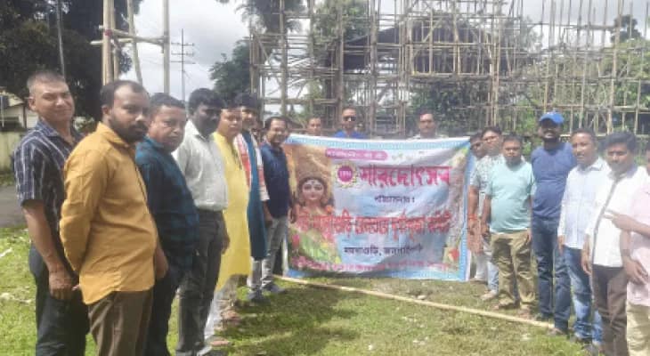 বিগ বাজেটের পুজোগুলিকে জোর টক্কর দিতে তৈরি নিউ ময়নাগুড়ি রেলওয়ে দুর্গাপুজো কমিটি