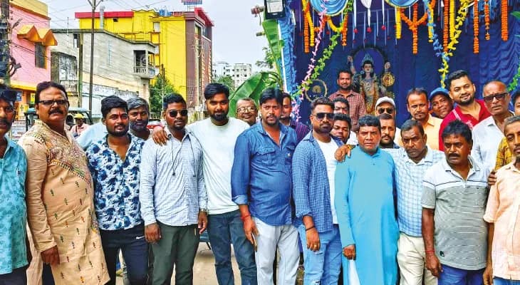 মেদিনীপুরে কন্ট্রাক্টর অ্যাসোসিয়েশনের বিশ্বকর্মা পুজো ঘিরে ব্যাপক উন্মাদনা