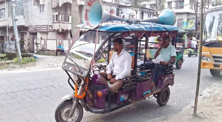 চালক ১৮ বছরের কম হলে জরিমানা, শহরে টোটো চলাচলে শর্ত বেঁধে দিল পুরসভা