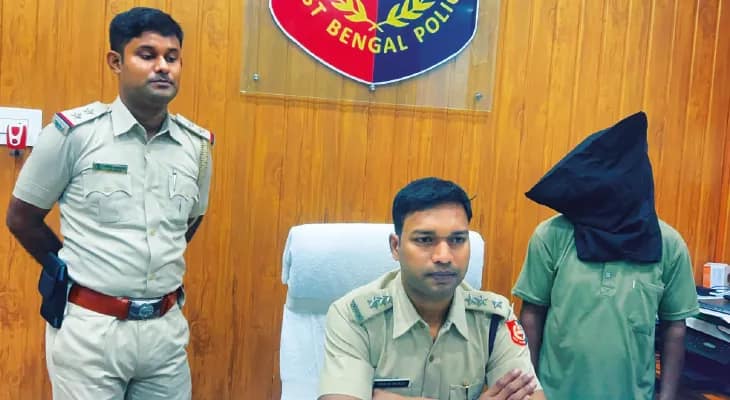 আস্ত টাওয়ারই চুরি! গ্রেফতার খোদ অভিযোগকারী