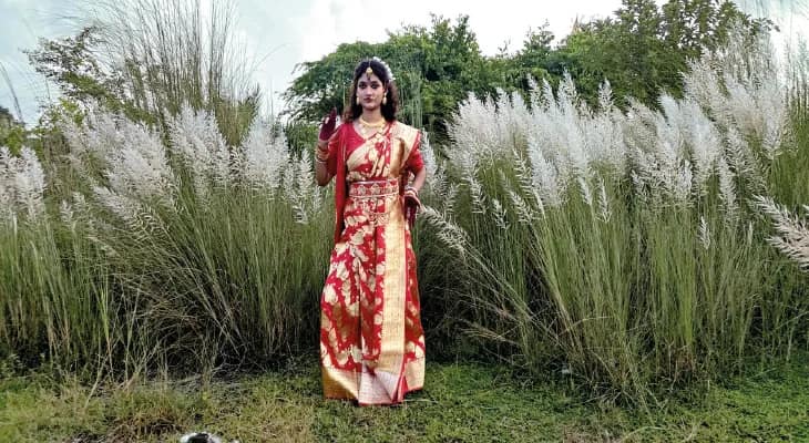 আগমনির শ্যুটিং স্পট রামপুরহাটের কাশবন প্রতিদিনই ভিড় বাড়ছে ‘মহিষাসুরমর্দিনীদের’