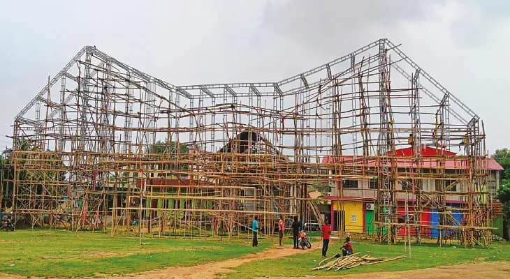 হাওড়া ব্রিজের আদলে মণ্ডপ দুর্গাপুরের পলাশডিহা সর্বজনীন দুর্গাপুজো কমিটির